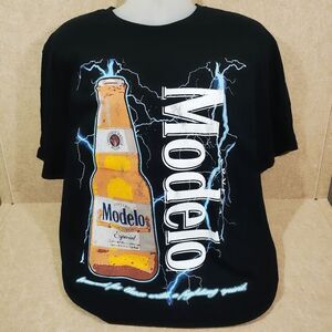 Modelo Short Sleeve Men's T-Shirt